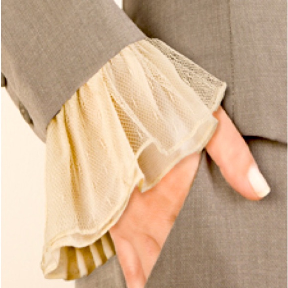 Slip on Lace Cuff Accessory to Embellish Long Sleeve Tops and Blazers.